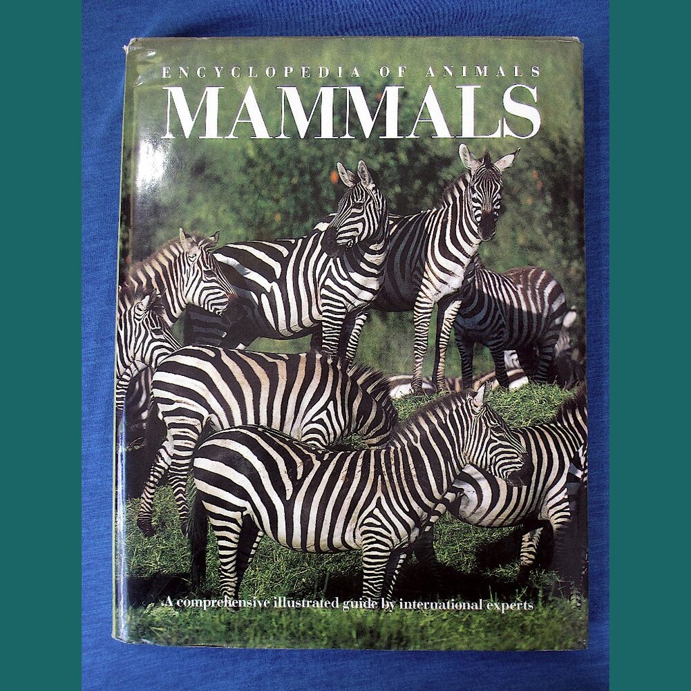 Book: Encyclopedia of Animals -- Mammals; Coffee Table Book